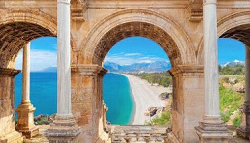 Antalya'nın Mitolojik Tarihi Hadrian Kapısı